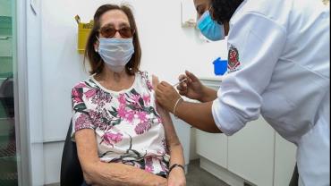 São Paulo anuncia quarta dose contra Covid-19 para idosos a partir de 80 anos