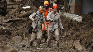 Polícia identifica corpos de quatro vítimas do temporal de Petrópolis