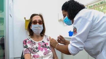 SP: prefeitura inicia dia 29 vacinação de pessoas com mais de 70 anos