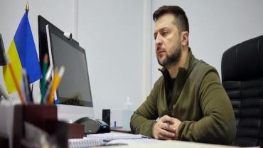 Volodymyr Zelensky acusa Rússia de utilizar bombas de fósforo contra civis na Ucrânia