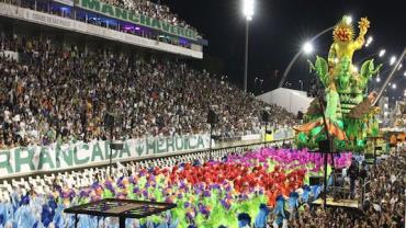 Carnaval de São Paulo tem tumulto em camarote do Anhembi