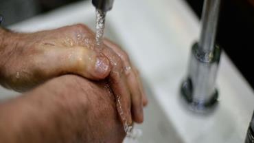 Anvisa: lavar as mãos evita propagar doenças e infecções hospitalares