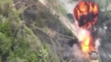 Ministério da Defesa ucraniano divulga vídeo de tanque russo sendo destruído