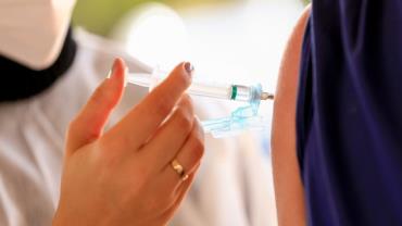 Senado aprova MP que autoriza doação de vacinas contra a covid-19