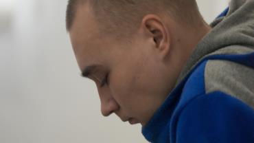 Soldado russo é condenado à prisão perpétua por crimes de guerra na Ucrânia