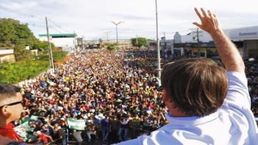 Com presença de Bolsonaro, Marcha para Jesus reúne milhares em Manaus