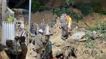 Buscas em Pernambuco se encerram; 128 morreram