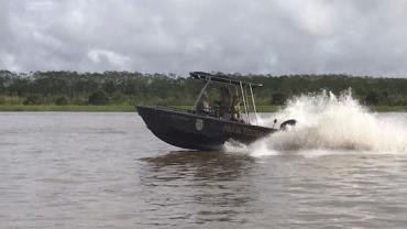 Polícia Federal encontra embarcação utilizada por Bruno Pereira e Dom Phillips no Amazonas
