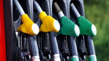 Redução em tributos federais de combustíveis beneficia o consumidor