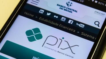 Golpe do Pix promete dinheiro fácil nas redes sociais