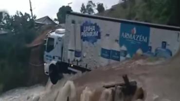 Ciclone passa por Santa Catarina e causa prejuízos