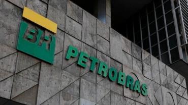 Petrobras anuncia redução de R$ 0,18 na gasolina para as distribuidoras a partir de terça-feira (16)