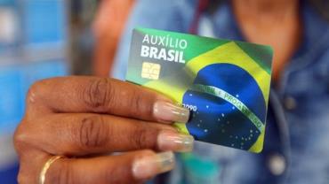 Última parcela de agosto do Auxílio Brasil é paga nesta segunda-feira (22)