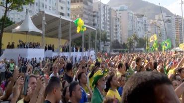 Bolsonaro defende a Constituição em discurso em Copacabana