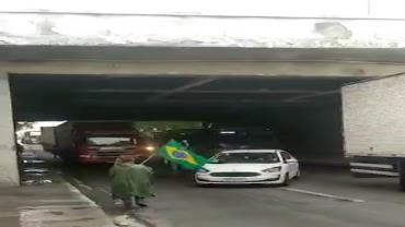 Marginal Tietê e rodovias são interditadas em São Paulo