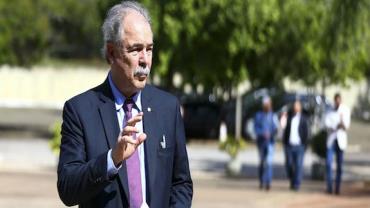 Ministro da Defesa de Lula será um civil, diz Mercadante