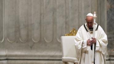 Papa critica 'fome de poder' durante missa de Natal