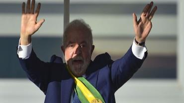 No Planalto, Lula recebe cumprimento de chefes de Estado estrangeiros