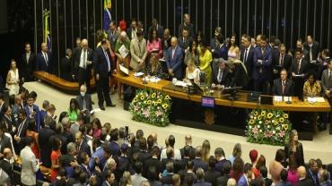 Deputados tomam posse na Câmara dos Deputados