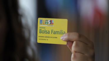 Bolsa Família voltará a exigir frequência escolar e vacinação