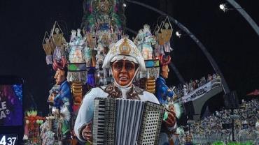 África, Nordeste e humor marcam desfile das escolas de São Paulo