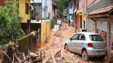 Litoral norte de SP contabiliza 54 mortes por conta das chuvas