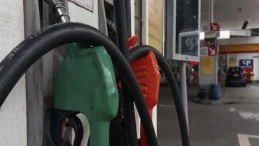 Preço do diesel apresenta queda e gasolina volta a subir