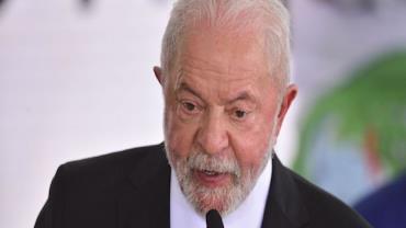 Lula se reaproxima das Forças Armadas e almoça com almirantes da Marinha
