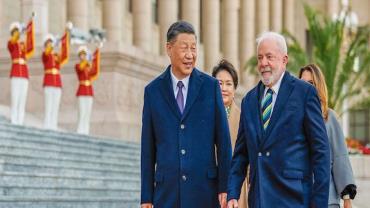 Lula e Xi Jinping assinam 15 acordos de parceria em Pequim