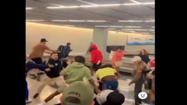 Confusão em aeroporto nos EUA acaba com dois presos; vídeo