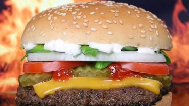 Homem afirma que perdeu 26kg comendo apenas fast-food