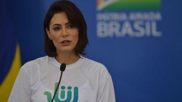 Michelle Bolsonaro contrata advogado criminalista para caso das joias: "Está absolutamente tranquila"