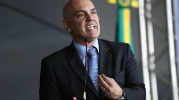 Moraes proíbe qualquer contato de Mauro Cid com Bolsonaro e Michelle