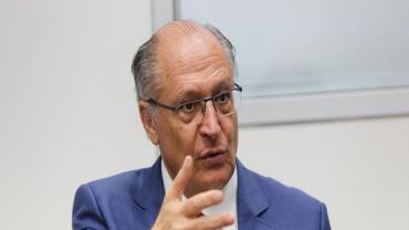 Geraldo Alckmin realiza reunião com ministros e decide ir ao Rio Grande do Sul após mortes