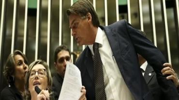 Bolsonaro vira réu por incitação ao crime de estupro