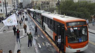 Motoristas de ônibus marcam greve para esta sexta-feira em SP