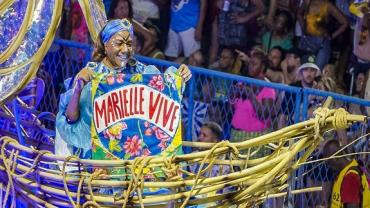 Anielle Franco celebra desfile em homenagem a irmã Marielle