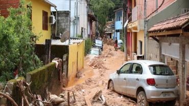 Um ano após tragédia, moradores de São Sebastião buscam recomeço