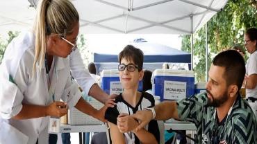 Rio começa a imunizar crianças de 12 anos contra a dengue