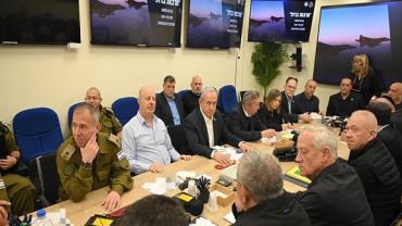 Gabinete de guerra de Israel discute como será reação aos ataques do Irã