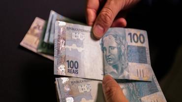 Governo prevê salário mínimo de R$ 1.502 em 2025, alta de 6,37%
