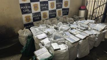 Polícia encontra 1 tonelada de cocaína durante buscas por PM desaparecido