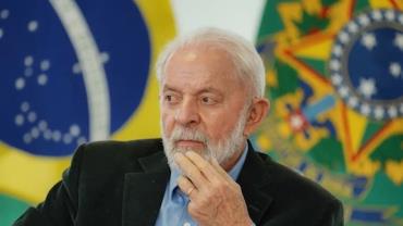 Lula descarta desvinculação de aposentadoria do salário mínimo