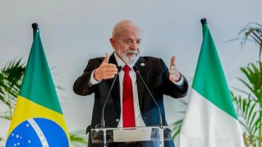 "Tenho que prestar contas ao povo pobre", diz Lula