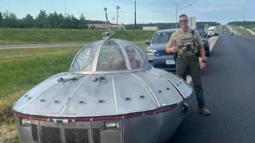 "Disco voador" é autuado por policiais rodoviários; veja