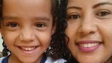 Morre menina de 5 anos atropelada no colo da mãe na faixa de pedestre no ES