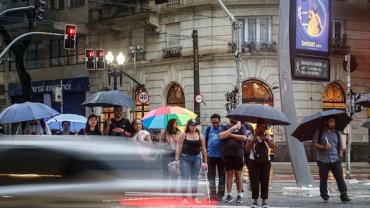 Brasília registra chuva depois de 167 dias de seca recorde