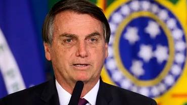 Bolsonaro critica ENEM e acusa governo Lula de influenciar os jovens