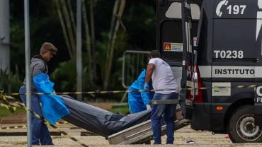 Polícia retira corpo de autor de atentado na Praça dos Três Poderes