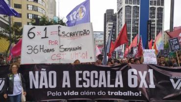 Manifestantes se reúnem em ato contra a escala 6x1 em São Paulo